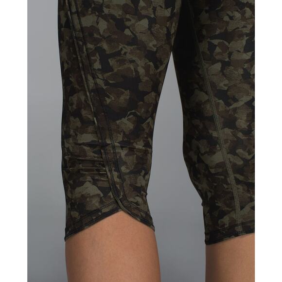 Lululemon Run Top Speed Crop Full On Luxtreme Mystic Jungle Fatigue Camo Size 4 - Picture 12 of 16